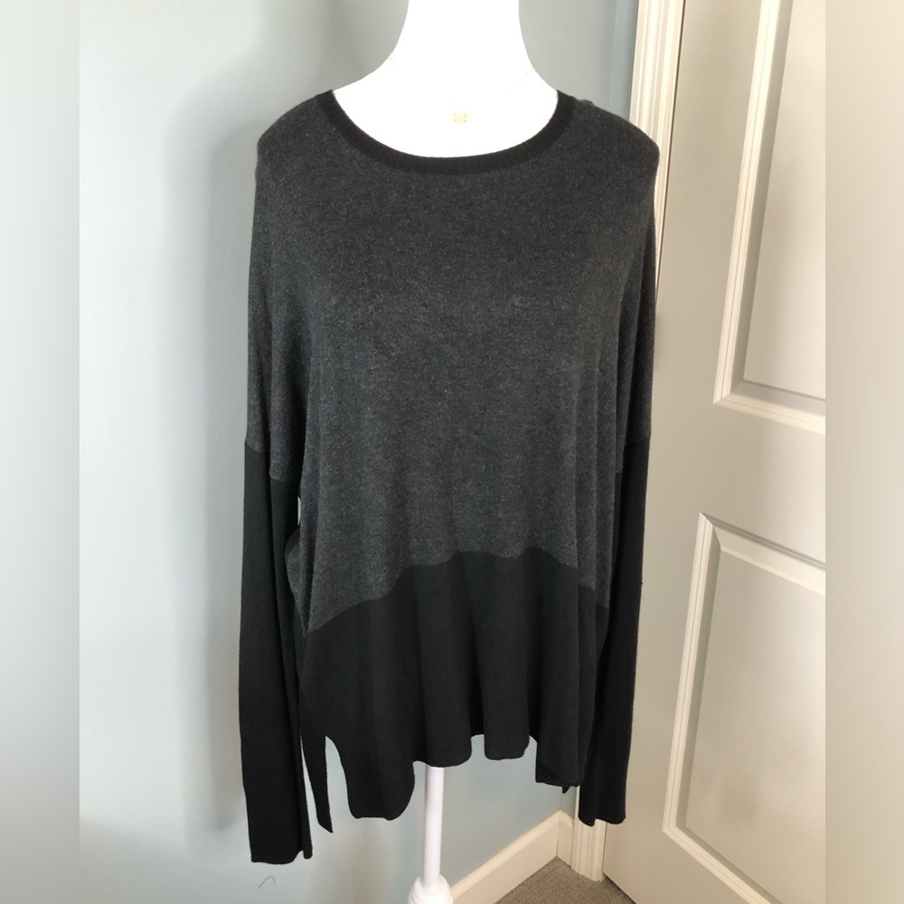Eileen Fisher Viscose Dolman Sleeve Color Block Sweater. Size Medium. - Picture 3 of 10